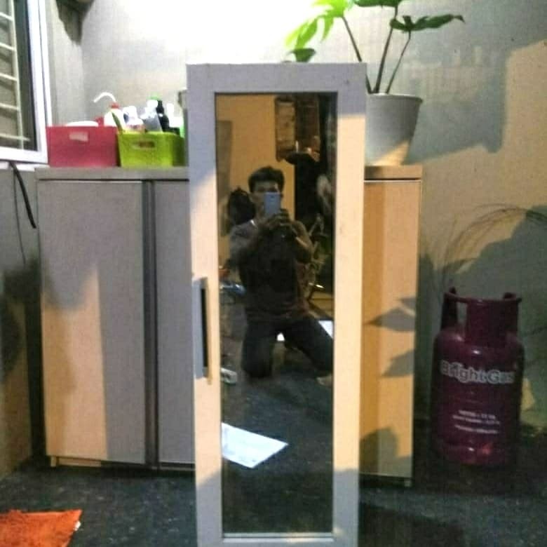 Rak / Lemari Gantung Serbaguna